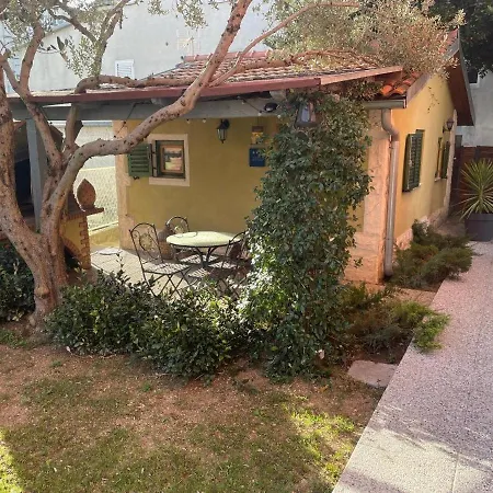 Nana House بيت للعطل Kaštela
